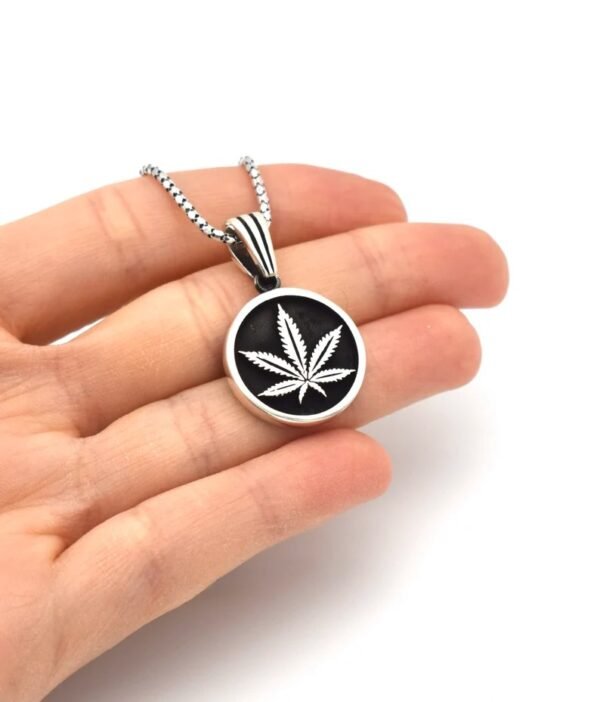 Round Classy Weed Leaf Pendant - Image 3