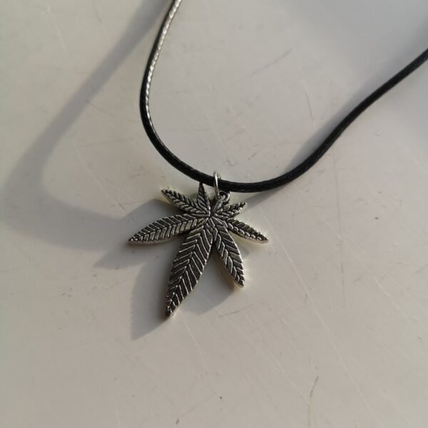 Weed Alloy Leaf Pendants (Unisex)