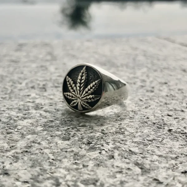 Stunnerz Vibe Weed Leaf Ring – Adjustable Unisex Ring for Stoners & Smokers - Image 7