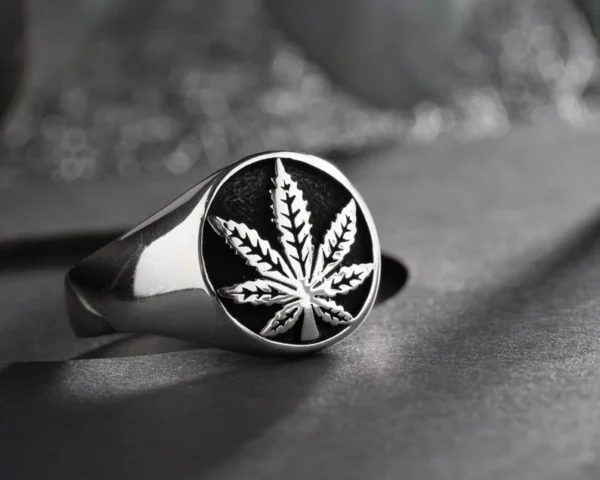 Stunnerz Vibe Weed Leaf Ring – Adjustable Unisex Ring for Stoners & Smokers