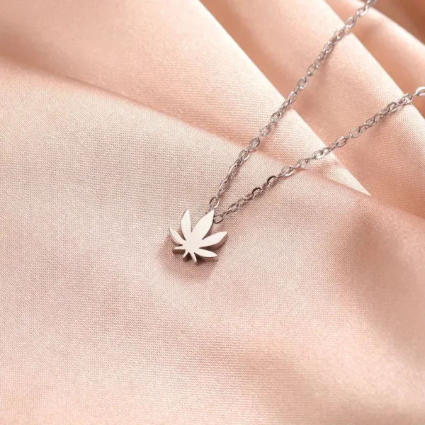 🌿 Stunner'z Vibe – Luxe  Bohemian Steel Weed Leaf Pendant – Perfect for Any Mood - Image 2