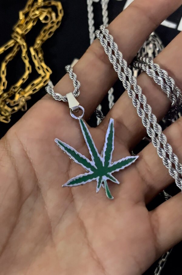 🔥 Stunner’z Vibe Weed Pendant with Stainless Steel Chain 🔥 - Image 5