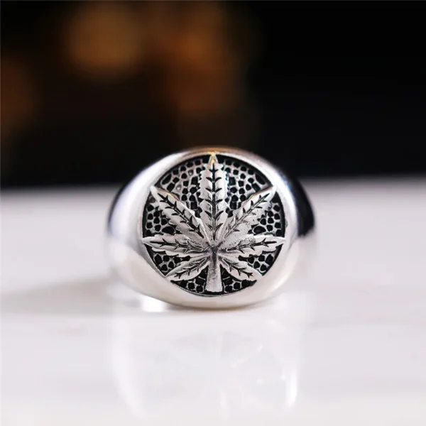 Stunner'z Vibe Vintage Silver Cannabis Weed Leaf Ring – Bold & Timeless Statement