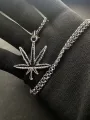 🔥 Stunner’z Vibe Weed Pendant with Stainless Steel Chain 🔥