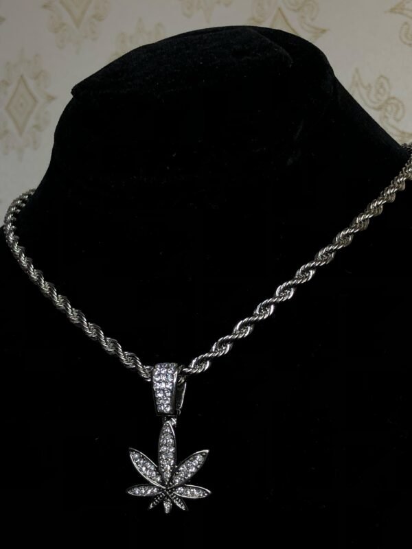 Iced Weed Leaf Pendant – Stunner Drip Edition - Image 4